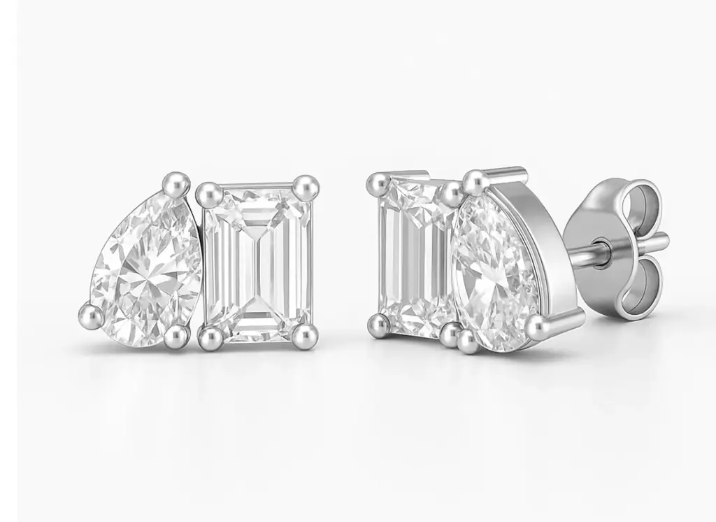 DYMERA — Emerald and pear-cut diamond Toi et Moi earrings