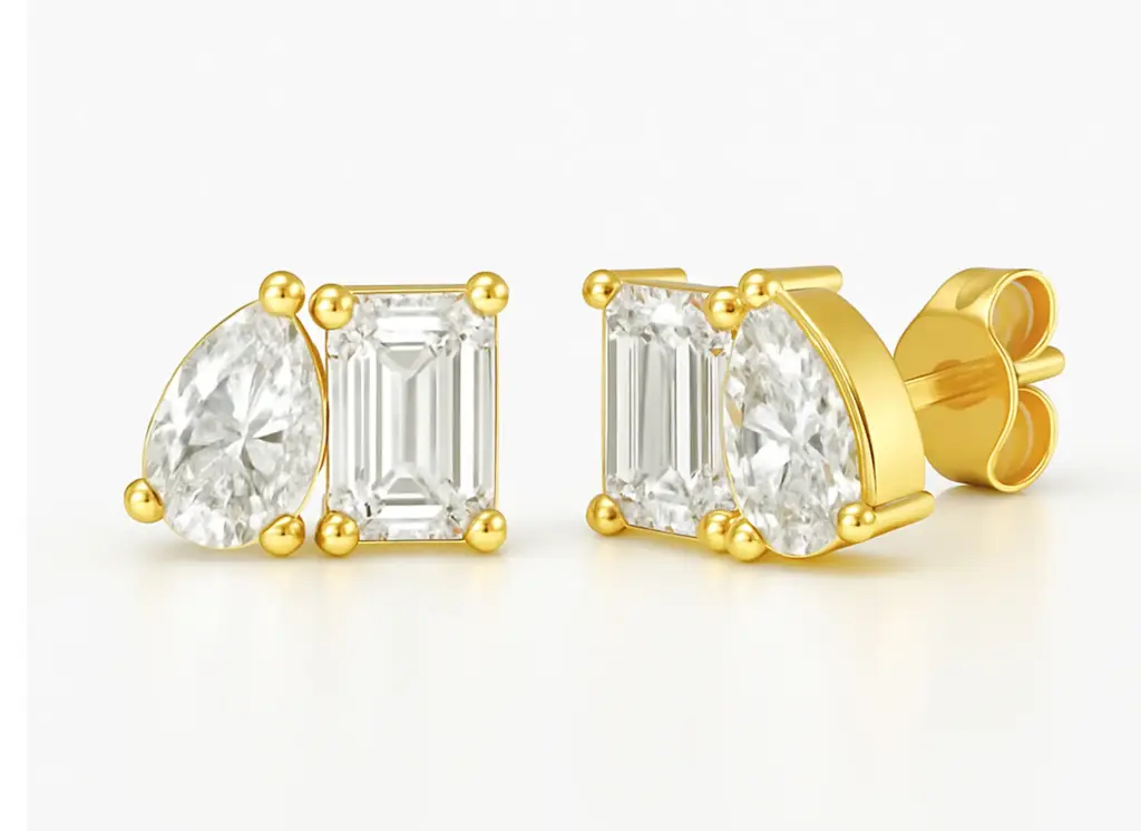 DYMERA — Emerald and pear-cut diamond Toi et Moi earrings-VER1047