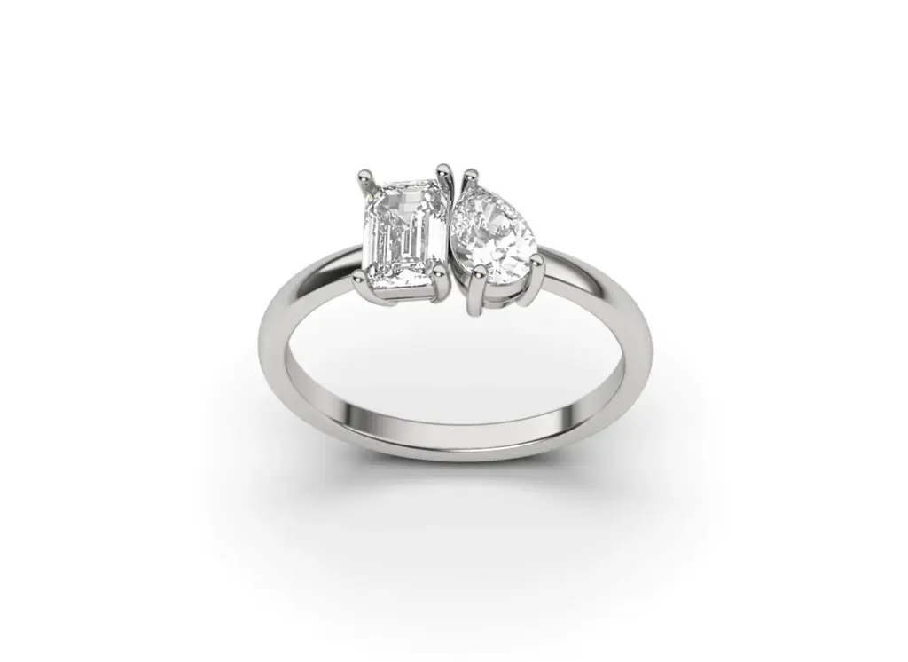 DYMERA — Emerald and pear-cut diamond Toi et Moi ring