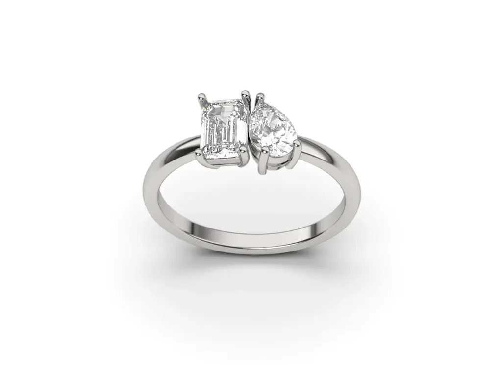 DYMERA — Emerald and pear-cut diamond Toi et Moi ring